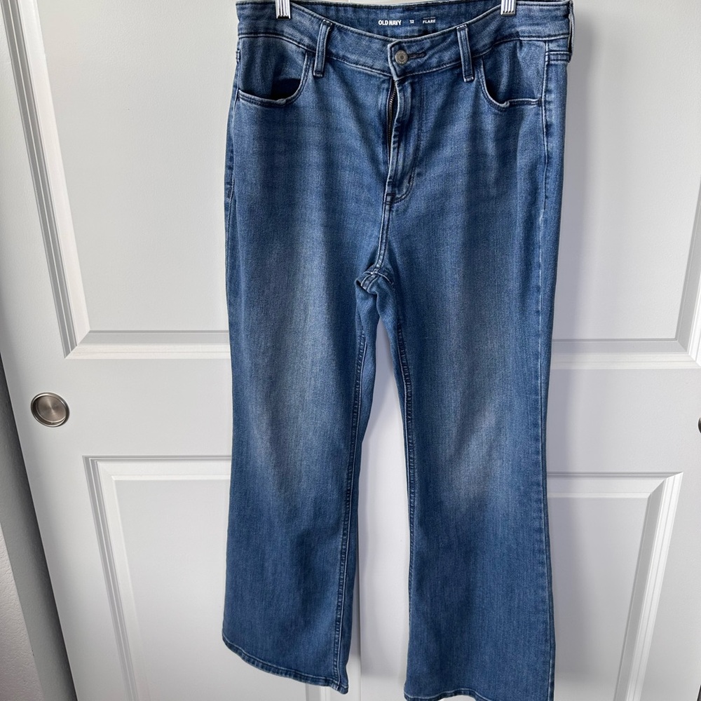 Old Navy Med. Blue Women’s Sz. 12 High-Rise Flare Jeans
